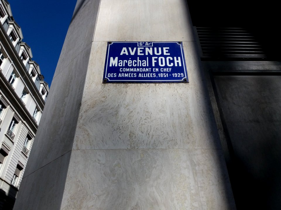 Lyon 6e - Avenue Maréchal Foch, plaque
