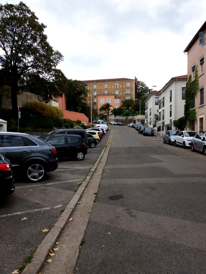 Lyon 5e - Rue des Fossés de Trion, vers le sud, depuis la rue du Manteau Jaune