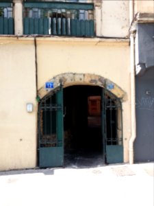 Lyon 5e - Quai Romain Rolland, cour des numéros 11 et 12, entrée