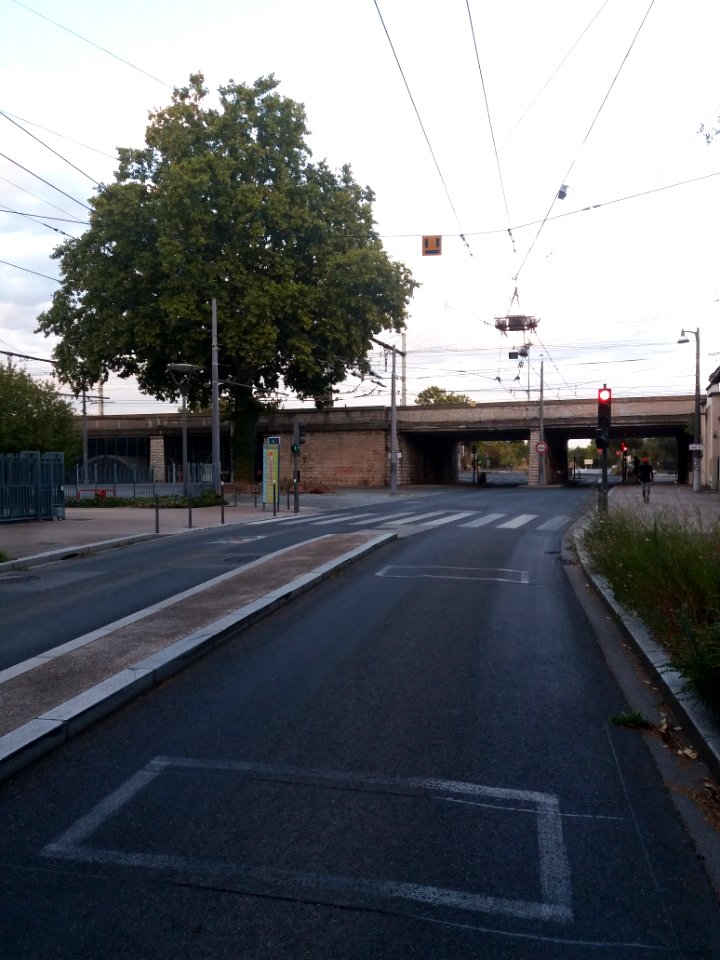 Lyon 6e - Allée Achille Lignon - Pont de chemin de fer le long du boulevard Stalingrad