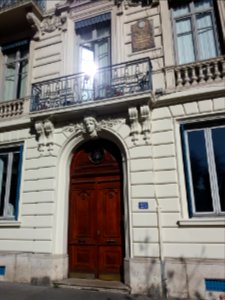 Lyon 6e - Avenue Maréchal Foch, porte et plaque au numéro 25