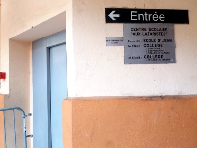 Lyon 5e - Rue de la Brèche, école Aux Lazaristes, plaque