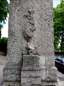 Lyon 5e - Rue de Trion - Fontaine de René Dardel, sculpture côté ouest