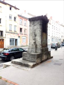 Lyon 5e - Rue de Trion - Fontaine de René Dardel, face est