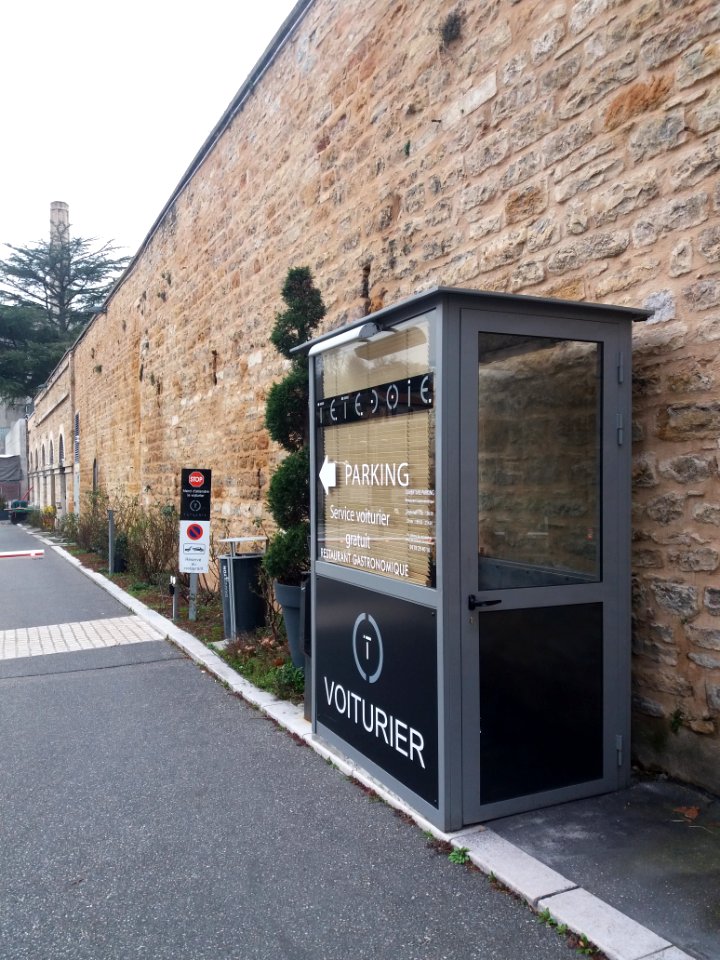 Lyon 5e - Rue Professeur Pierre Marion - Cabine du voiturier du restaurant Tête d'Oie