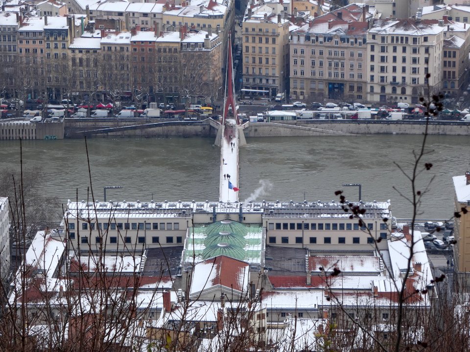 Lyon 5e - Toit du palais de justice historique, passerelle du Palais de Justice - Depuis la colline de Fourvière