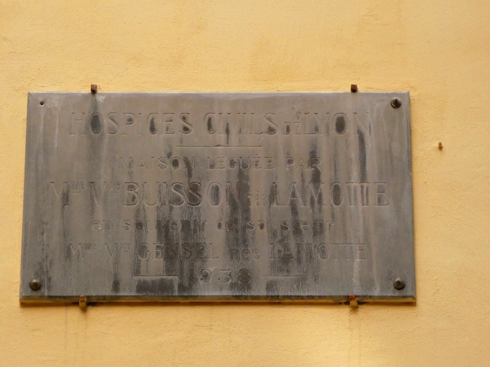 Lyon 5e - Rue Saint Jean - Plaque HCL - Maison léguée par Mlle Buisson