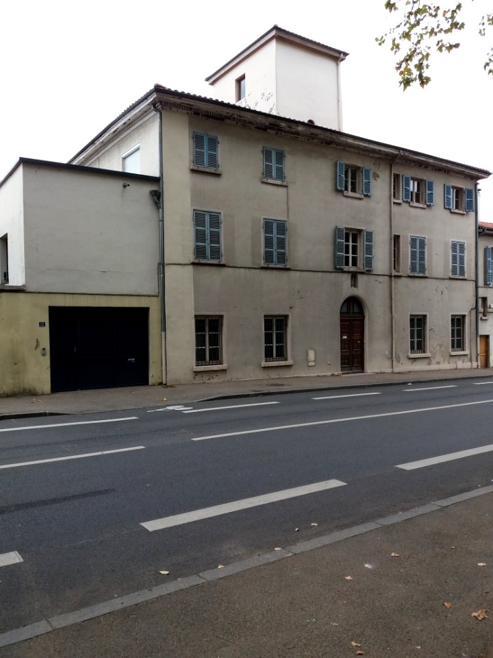 Lyon 5e - Rue Commandant Charcot, bâtiment au numéro 12