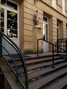 Lyon 5e - Rue de la Brèche, école Aux Lazaristes, vierge