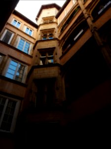 Lyon 5e - Rue Saint Jean - Immeuble au numéro 9 - Cour 01