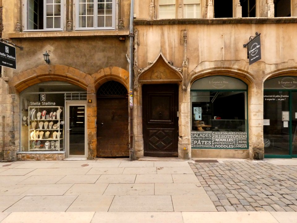 Lyon 5e - Rue Saint Jean - Maisons aux numéros 5 et 7