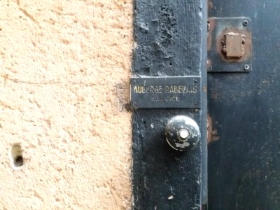 Lyon 5e - Rue Saint Jean - Traboule au numéro 39 - Porte de service - Auberge Rabelais