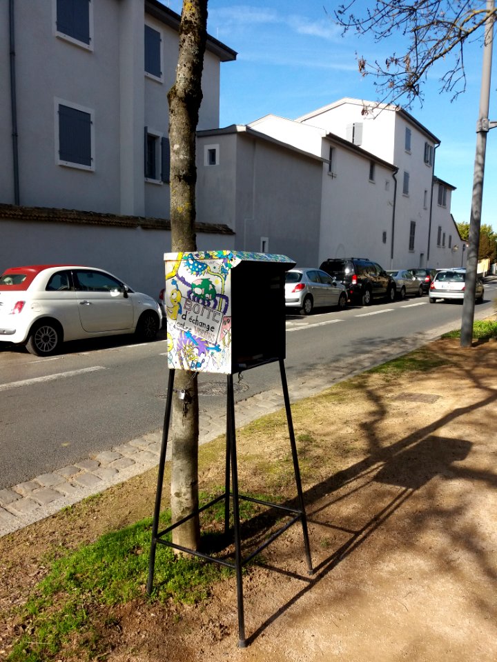 Lyon 5e - Rue Pauline-Marie Jaricot, boîte d'échange