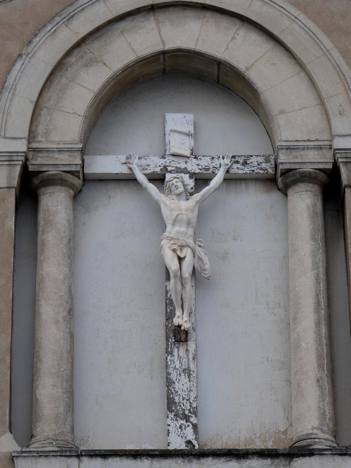 Lyon 5e - Rue Roger Radisson - Foyer d'accueil Jean-Pierre Delahaye - Jésus-Christ sur la façade 02