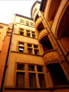 Lyon 5e - Rue Saint-Jean - Traboule au numéro 52 - Haut des immeubles