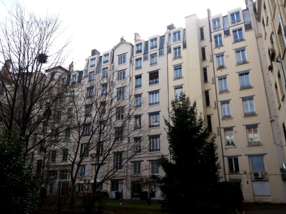 Lyon 6e - Cour de la résidence entre les voies Lafayette, Ney, Robert et Brotteaux, façace côté Lafayette (sud)