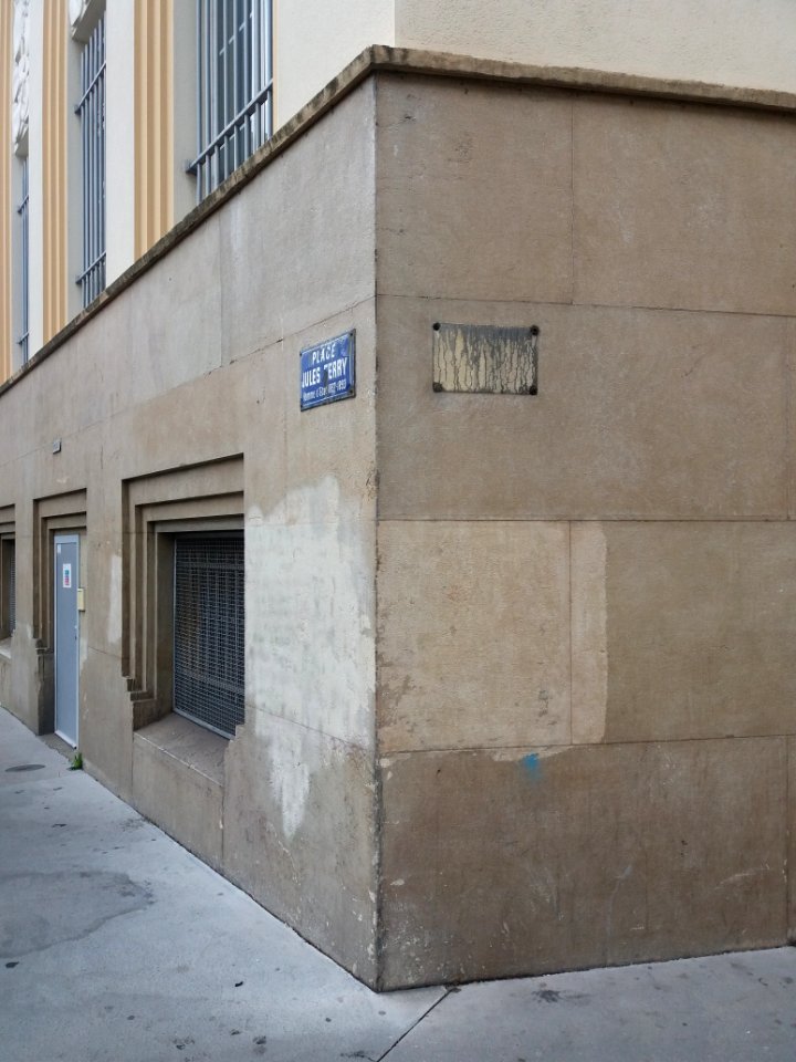 Lyon 6e - Boulevard Jules Favre, plaque manquante