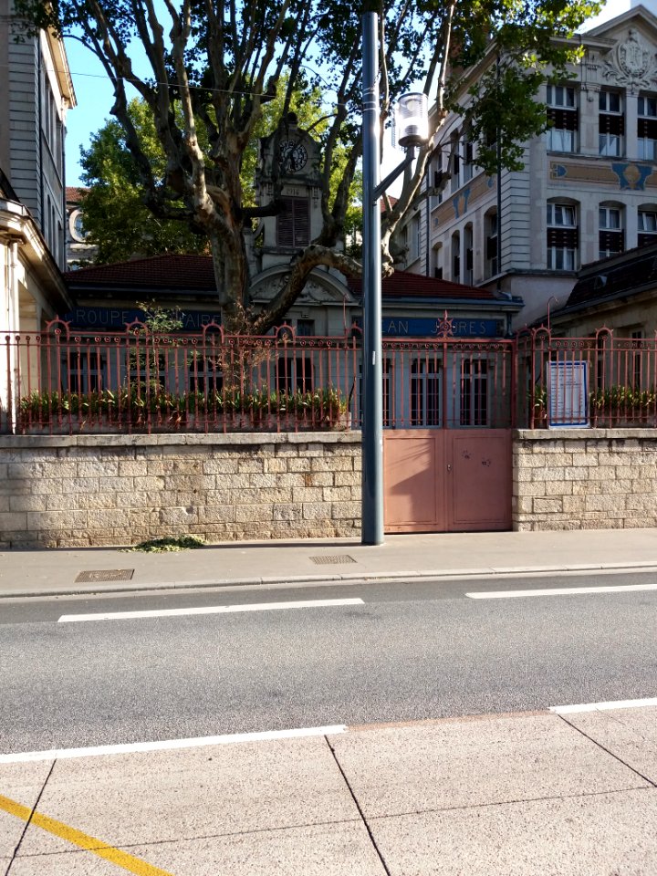 Lyon 6e - Cours Lafayette, école Jean Jaurès, avec son horloge