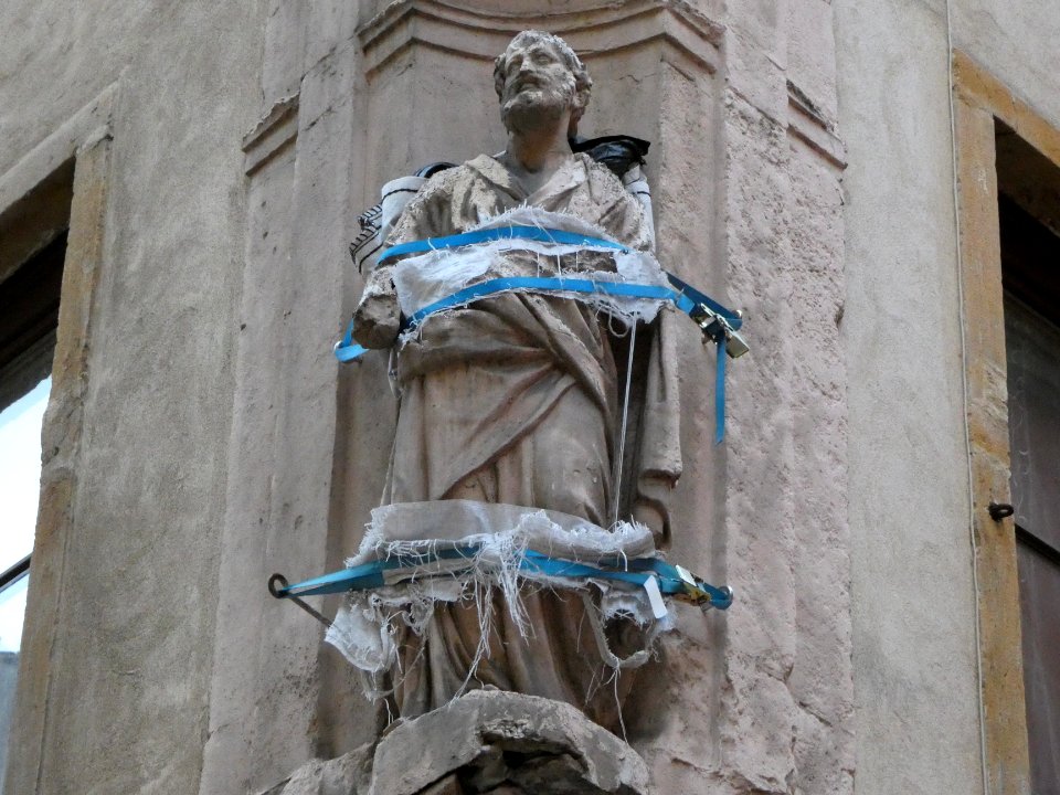 Lyon 5e - Rue Tramassac - Statue à l'angle de la rue Mourguet