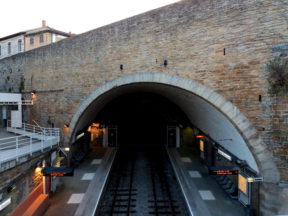 Lyon 5e - Station de métro Minimes - Entrée du tunnel nord