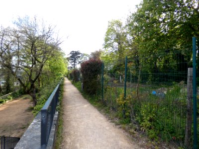 Lyon 9e - Parc du Vallon - Belvédère au-dessus du boulevard de la Duchère - Retour vers le belvédère de la balme