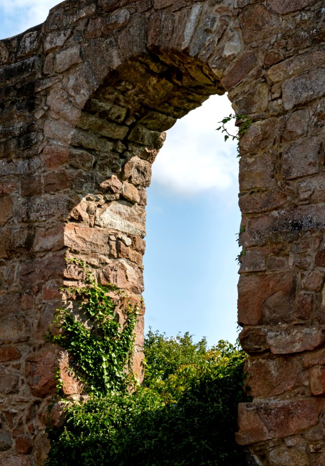 Lyse Church ruin 4