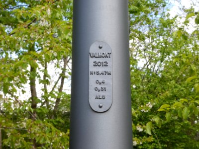 Lyon 9e - Parc du Vallon - Inscription sur le poteau d'un éclairage public