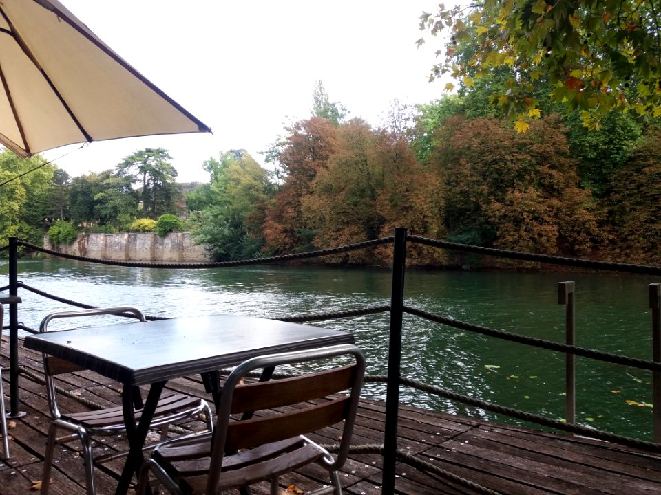 Lyon 9e - Restaurant Les Terrasses de l'Île Barbe - Vue sur la Saône et l'Île Barbe