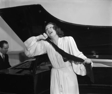 Lys Gauty. Franse chanteuse, Bestanddeelnr 901-4071
