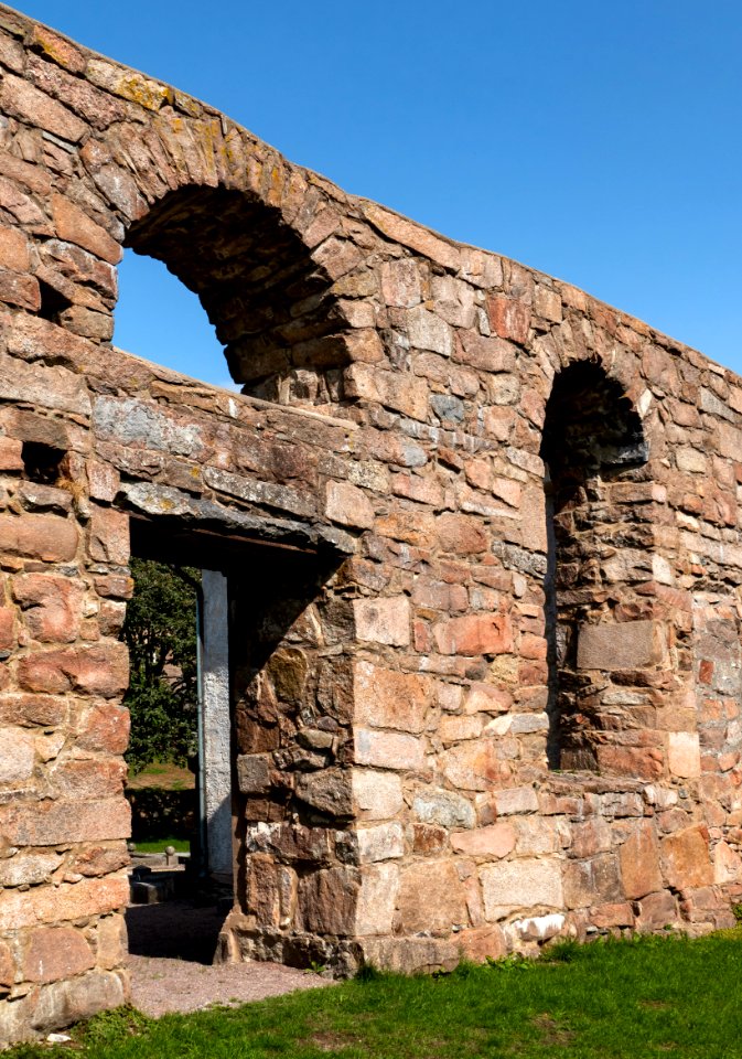 Lyse Church ruin 2