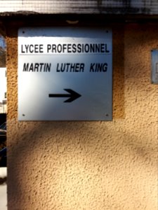 Lyon 9e - Rue Communieu, plaque Lycée Martin Luther King
