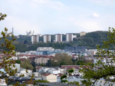 Lyon 9e - Parc du Vallon - Belvédère au-dessus de la balme - Vue sur la colline de Fourvière