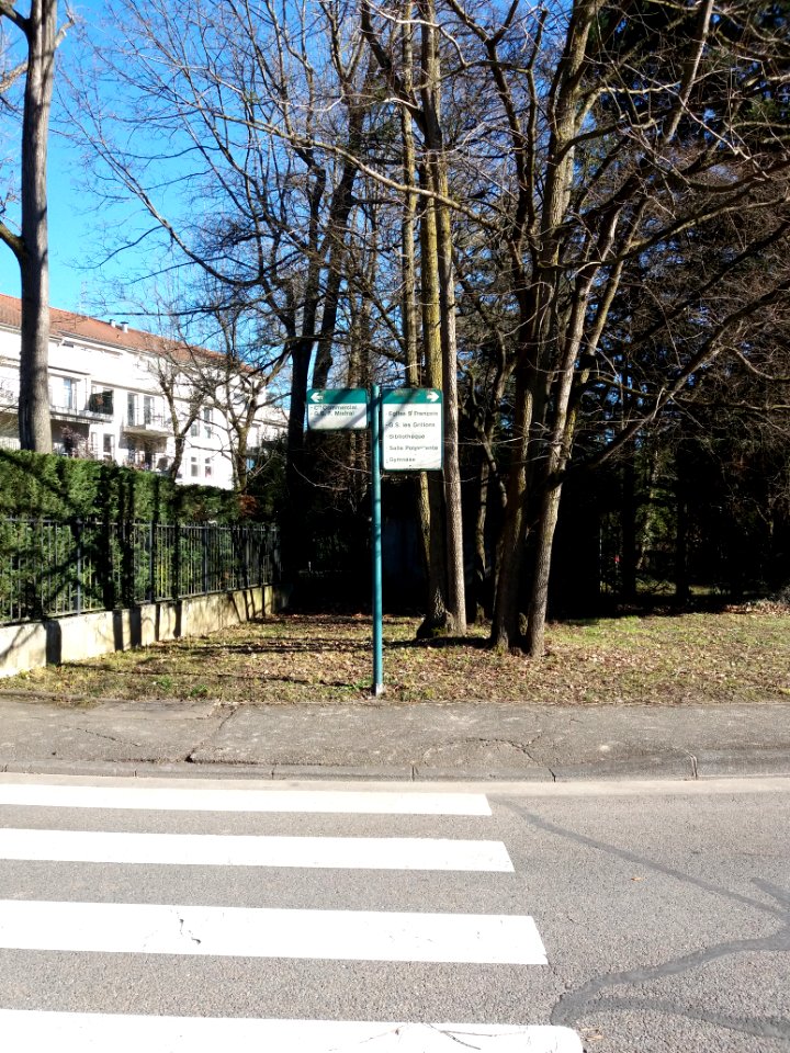Lyon 9e - Rue Gabriel Chevallier, panneaux indicateurs