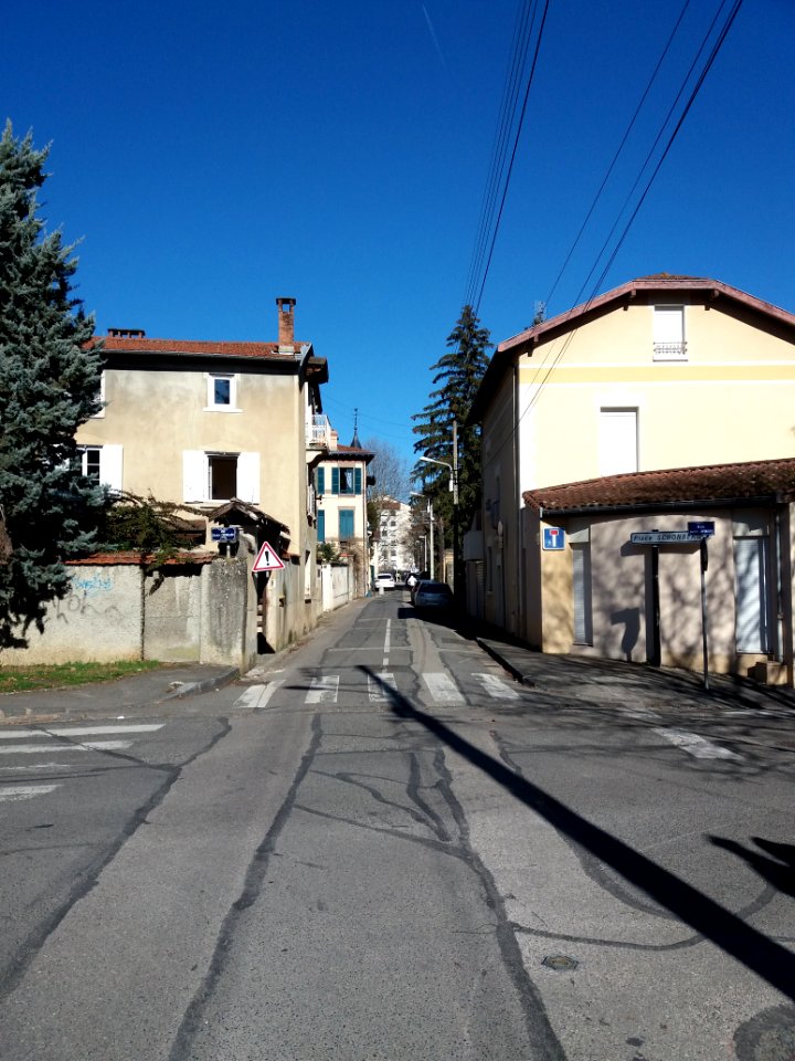 Lyon 9e - Rue Ernest Fabrègue, puis rue Marc Boegner, au croisement avec la rue Gabriel Chevallier