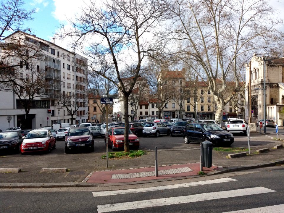 Lyon 9e - Place Alfred de Vanderpol, vers le nord