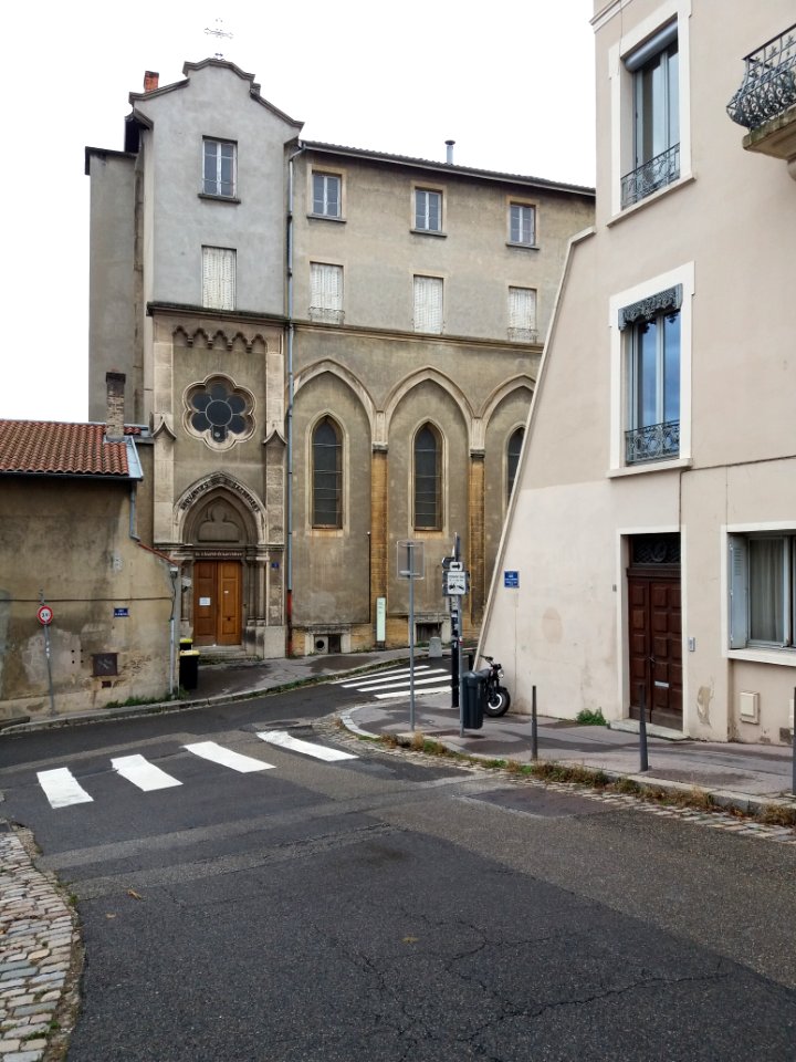 Lyon 5e - Rue Cléberg, bâtiment des Servantes du St-Sacrement, La Clarté Fourvière, depuis la montée Cardinal Decourtray