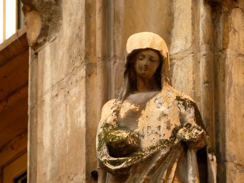 Lyon 5e - Rue Lainerie - Maison au numéro 14, Vierge Mère - Détail