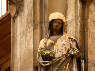 Lyon 5e - Rue Lainerie - Maison au numéro 14, Vierge Mère - Détail
