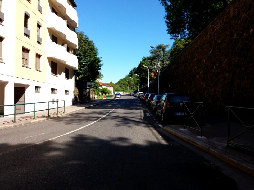 Lyon 5e - Rue Jean Prévost, depuis la place Père François Varillon
