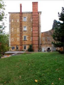 Lyon 5e - Rue Commandant Charcot, vers l'est, extérieur du fort Saint Irénée