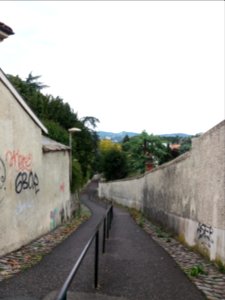 Lyon 5e - Rue des Pommières, depuis la rue Commandant Charcot