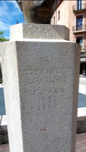 Lyon 5e - Place Benoît Crépu - Statue de Joseph Lavarenne - Piédestal