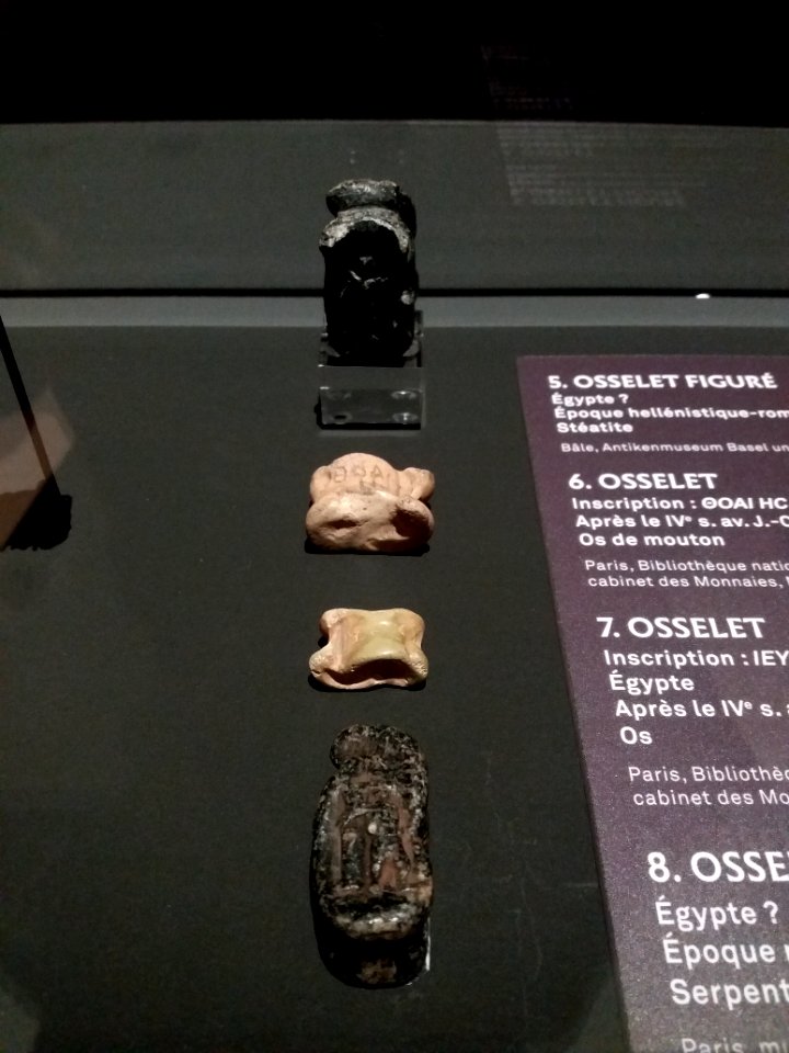 Lyon 5e - Musée Lugdunum - Ludique ! Jouer dans l'Antiquité, osselets divers