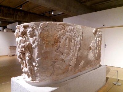 Lyon 5e - Musée Lugdunum - Mausolée des Acceptii -Sarcophage dionysiaque (2)