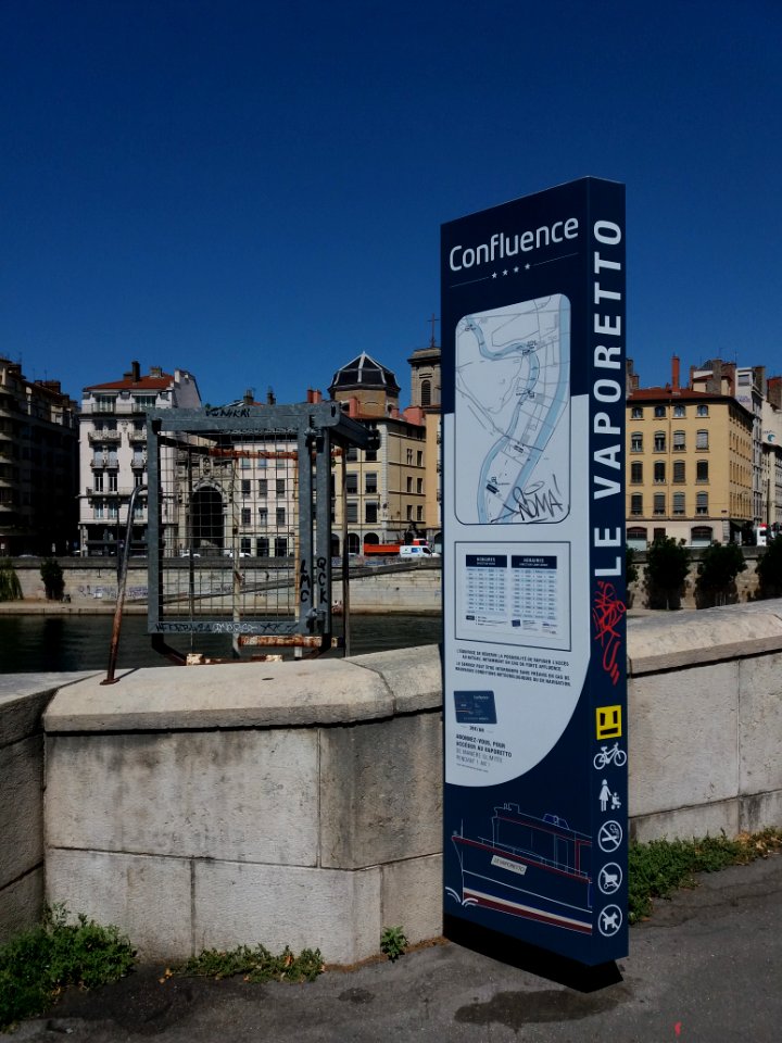 Lyon 5e - Quai de Bondy - Panneau de l'arrêt du Vaporetto (Saint-Paul)