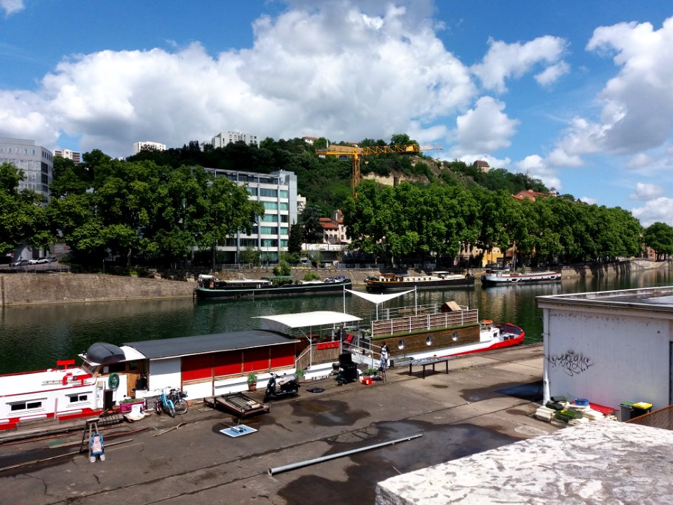Lyon 5e - Quai Fulchiron, depuis le quai Maréchal Joffre, au niveau du pont Kitchener Marchand