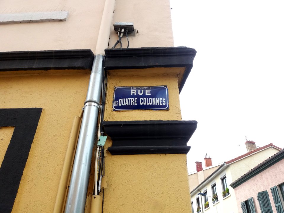 Lyon 5e - Rue des Quatre Colonnes - Plaque