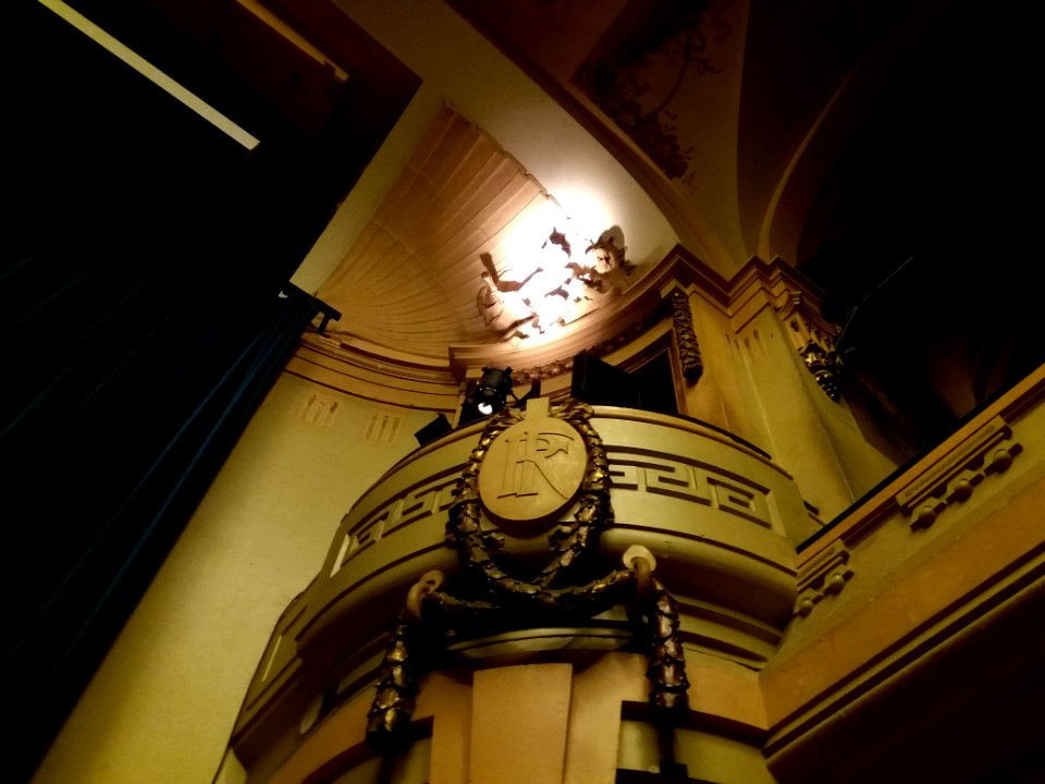 Lyon 5e - Palais Bondy - Salle Molière, balcon à droite de la scène