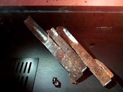 Lyon 5e - Musée Lugdunum, trois strigiles en fer reliés par un anneau