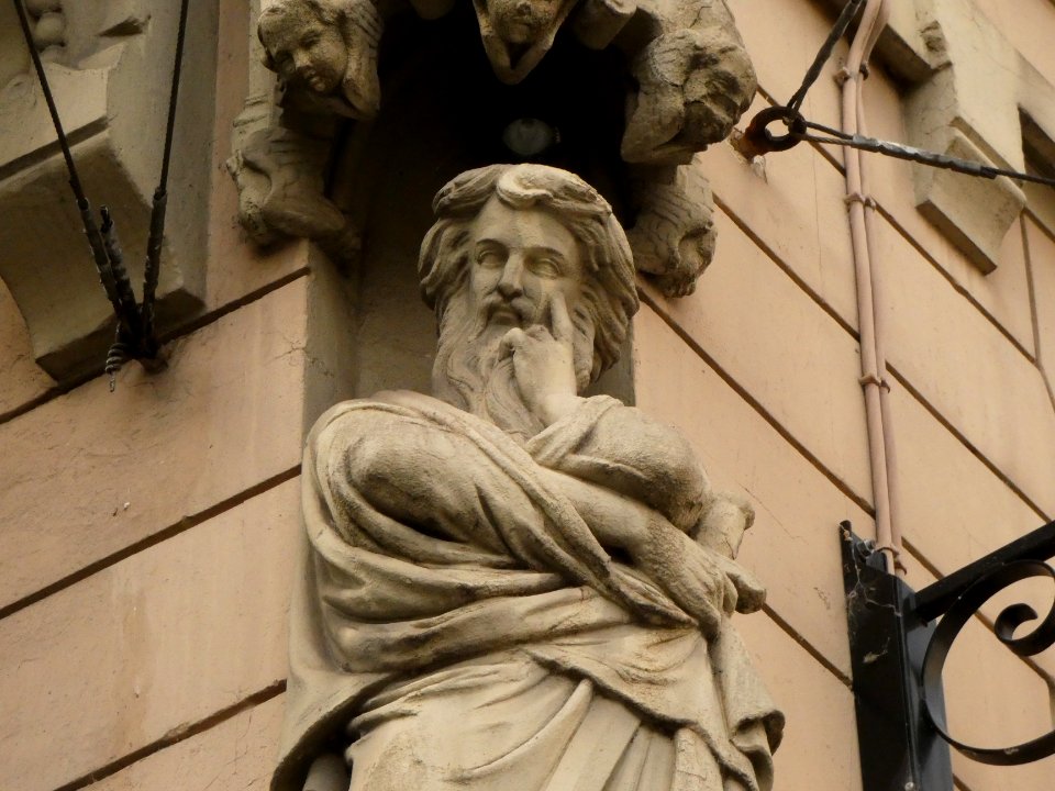 Lyon 5e - Quai Bondy - Statue de saint Paul, à l'angle de la rue Octavio Mey - Détail